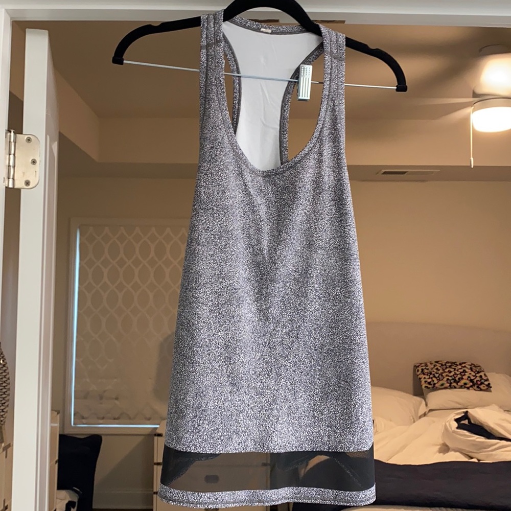 Lululemon top